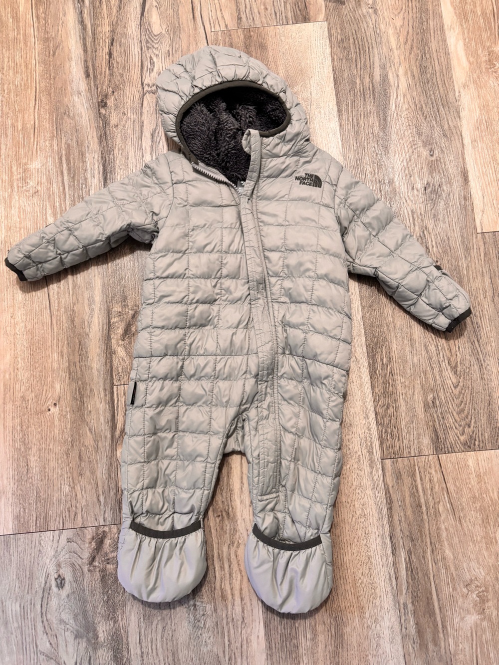 The North Face Infant Quilted One-Piece Snowsuit in Light Gray